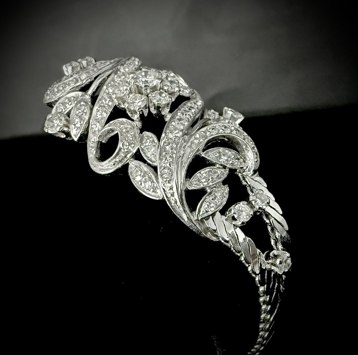 White Gold Bracelet Set With 4 Carats Of Brilliants-photo-3