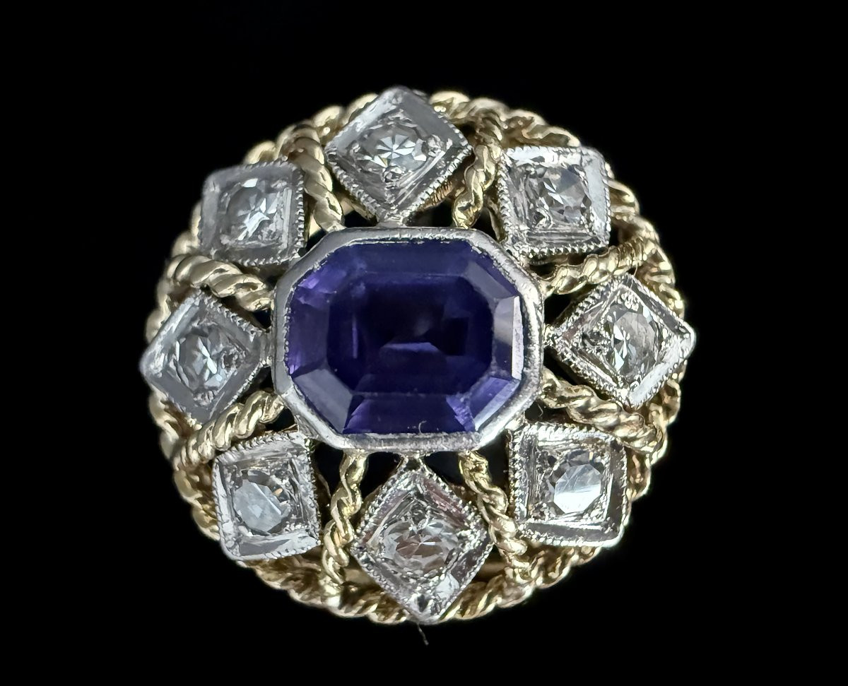 Bague en or bicolore sertie d'une améthyste au centre entourée de diamants-photo-2