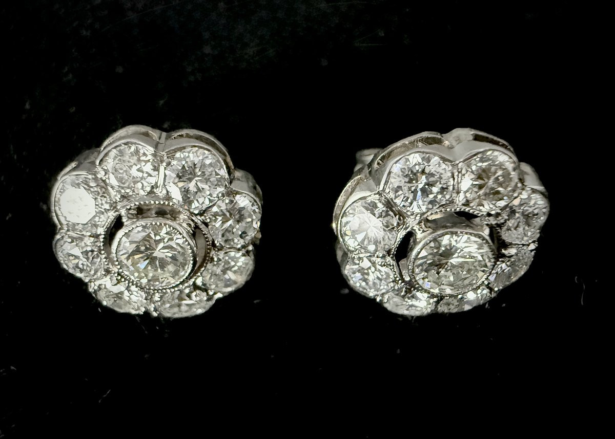 Art Deco Gold Earrings Set With 2.58 Carats Of Diamonds-photo-1