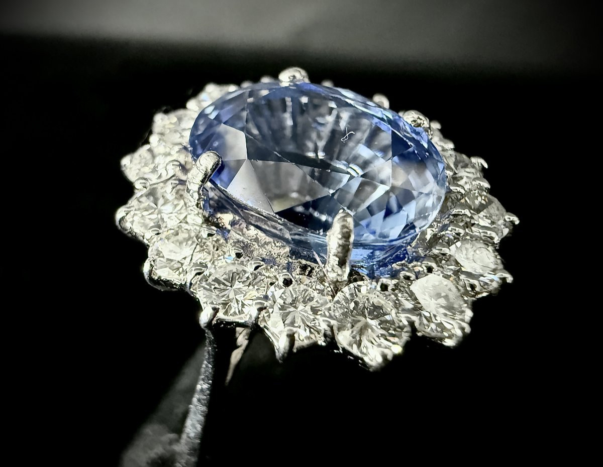 Bague marguerite en or blanc et serti d'un saphir de Ceylan de 5,07 carats avec certificat-photo-2