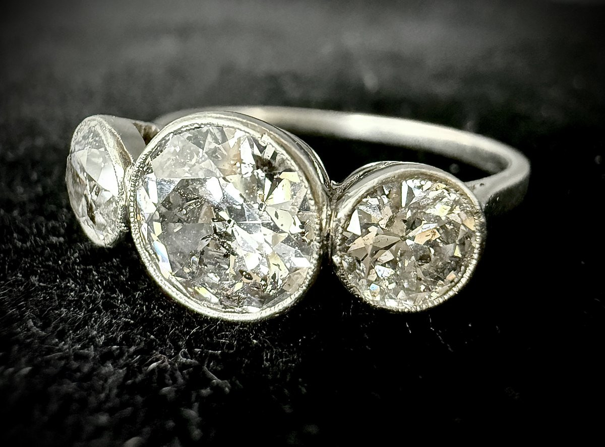 Art Nouveau Ring Set With Three Old-cut Diamonds Totaling 3.20 Carats-photo-2