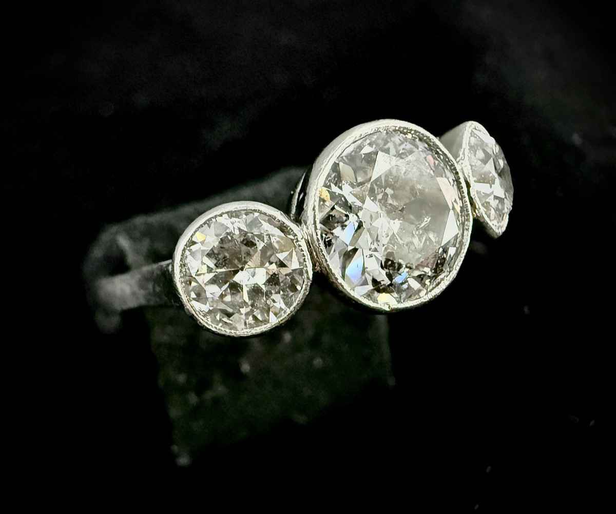 Art Nouveau Ring Set With Three Old-cut Diamonds Totaling 3.20 Carats
