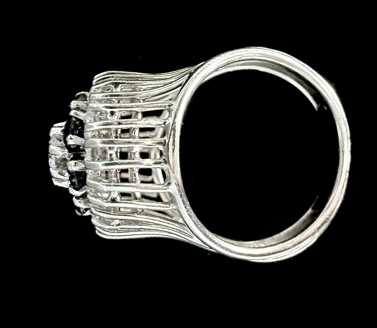 Bague en or blanc sertie d'un brillant central de 0,40 carat (VS-E/F)-photo-1