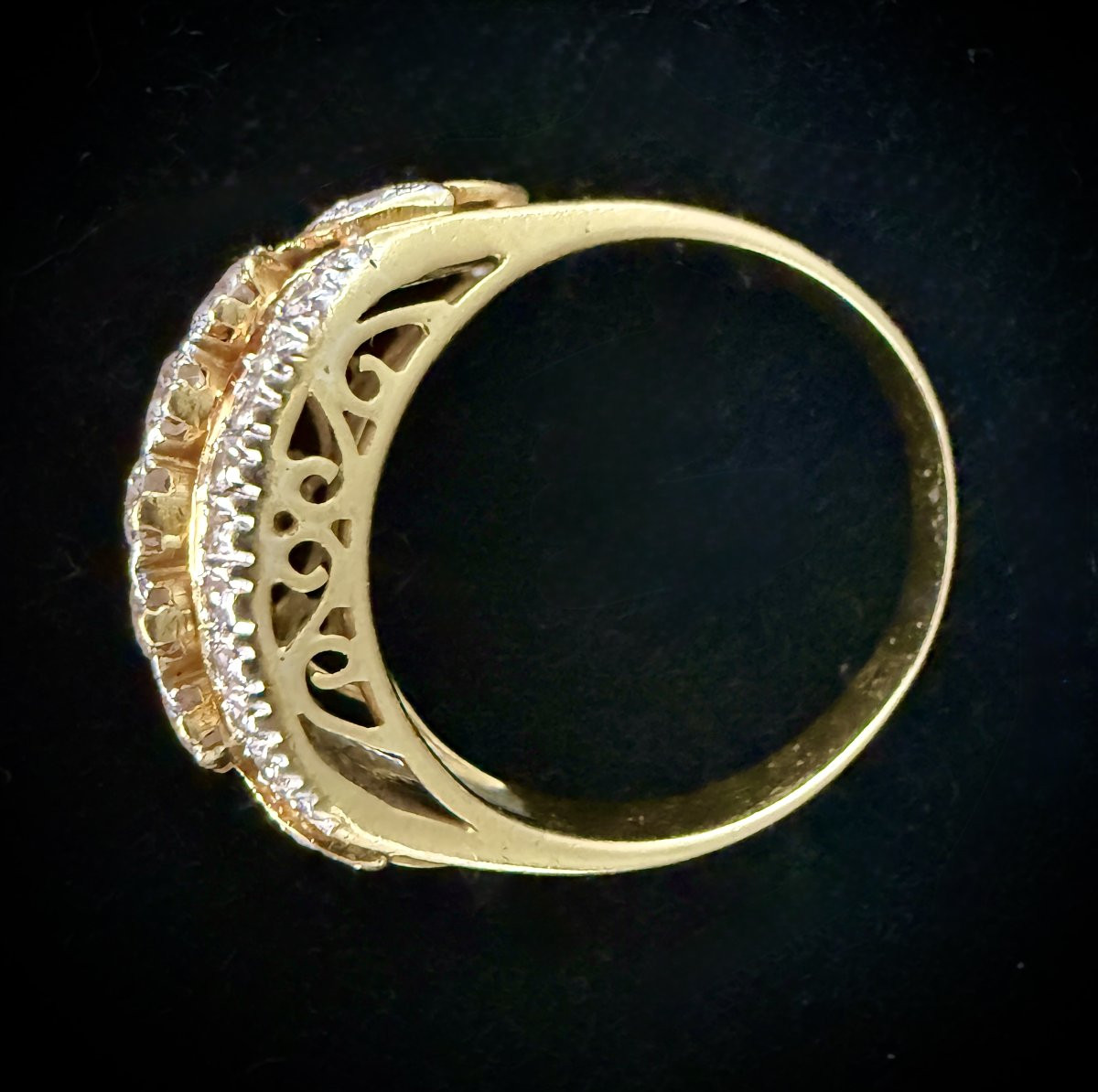 Yellow Gold Ring Set With A One-carat Diamond-photo-1