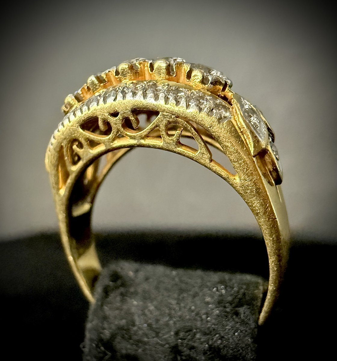 Yellow Gold Ring Set With A One-carat Diamond-photo-4