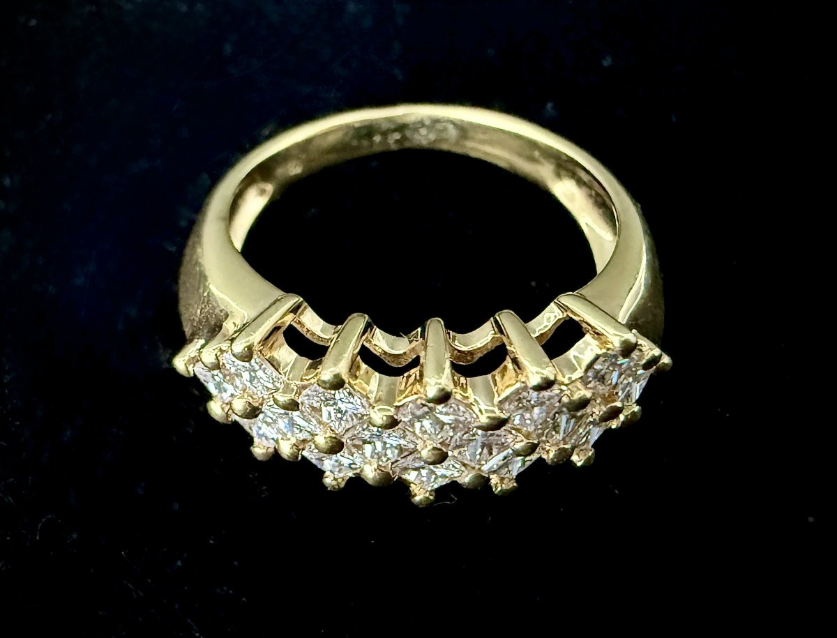 Yellow Gold Ring Set With 1.92 Carats Of Princess-cut Diamonds-photo-2