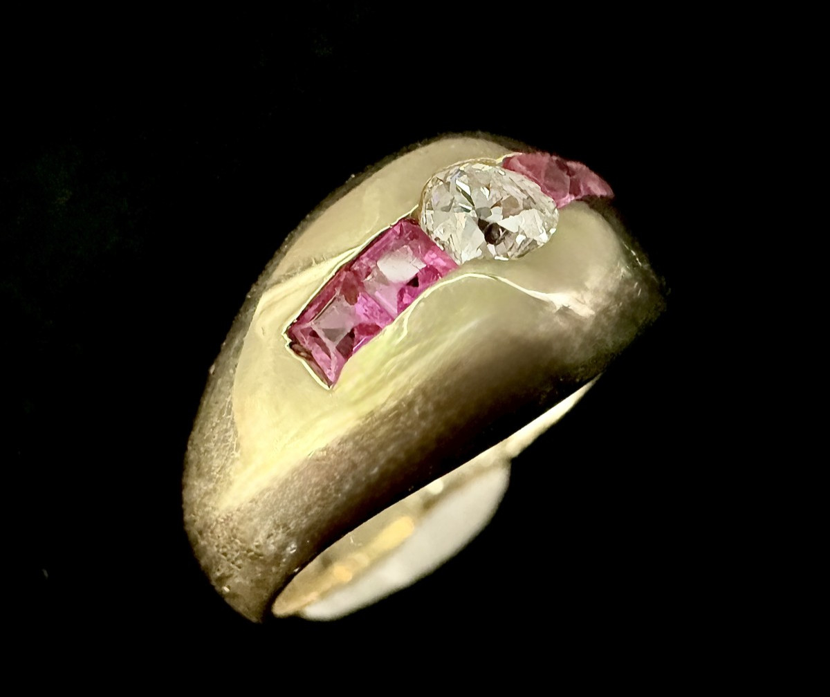 18-carat Yellow Gold Band Ring Set With A 0.20 Carat Diamond