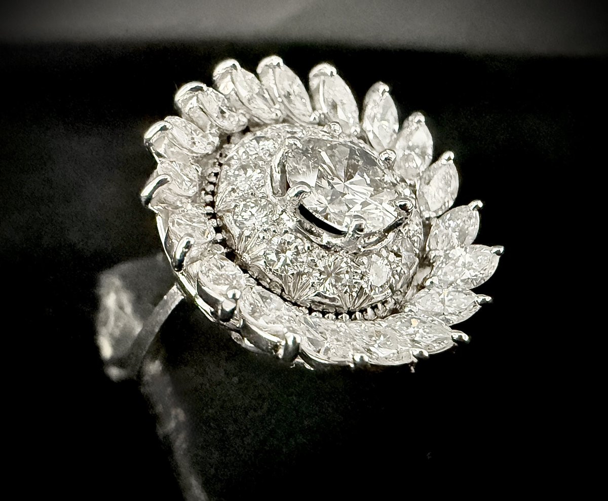 Bague or blanc 18 carats sertie de 4,60 carats de diamants taillés en brillant et marquise-photo-3