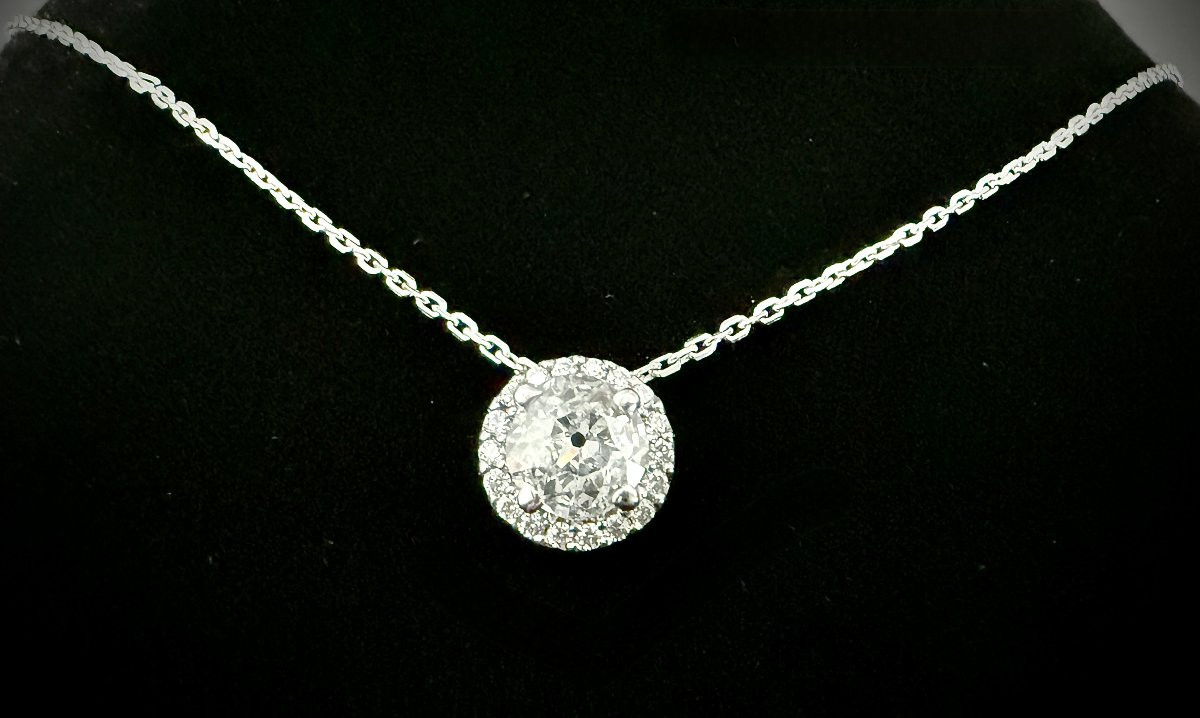 18-carat White Gold Pendant Set With A 0.95-carat Diamond-photo-3