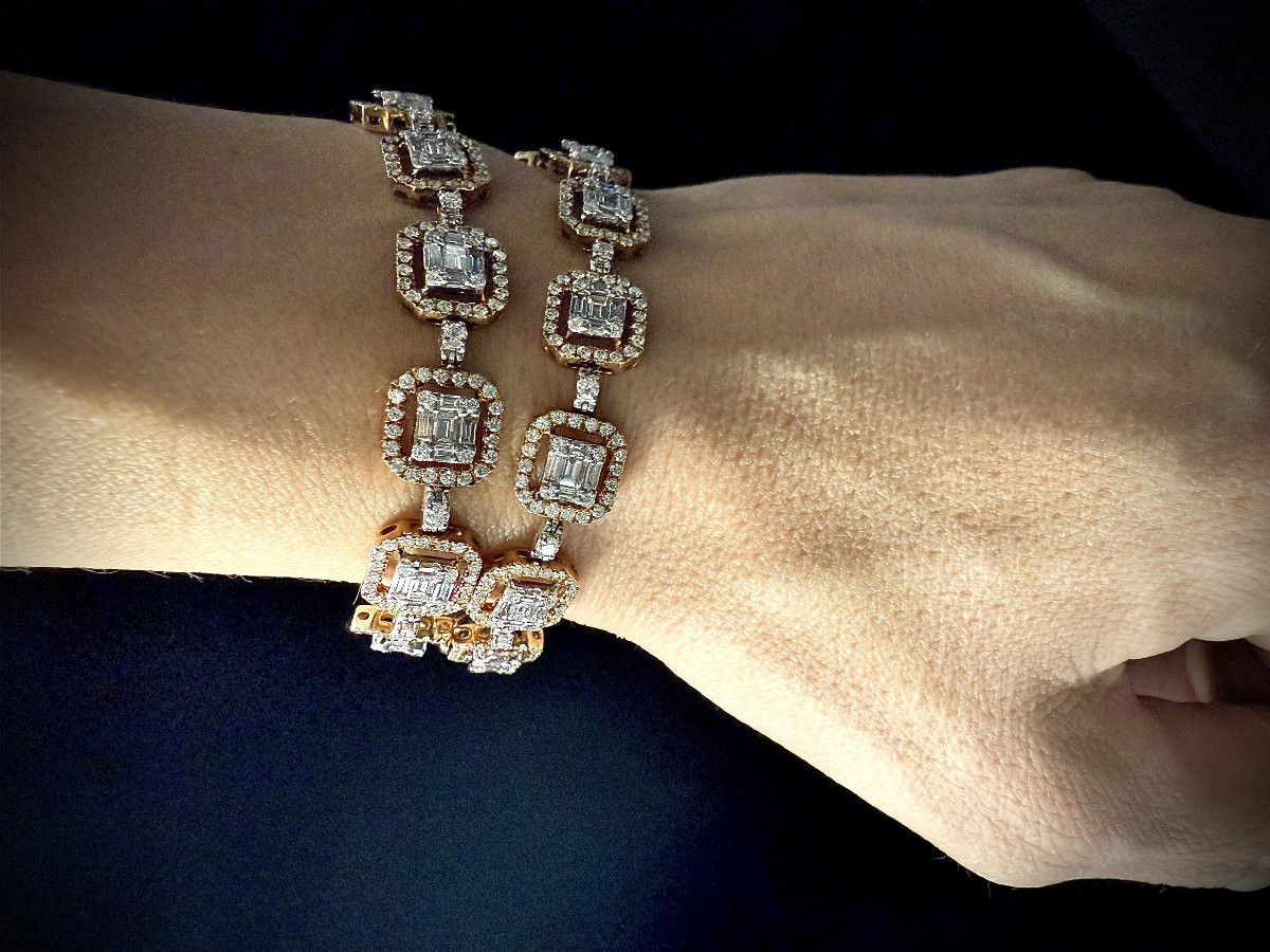 18-karat Yellow Gold Necklace Set With 11.84 Carats Of Baguette And Brilliant-cut Diamonds-photo-4