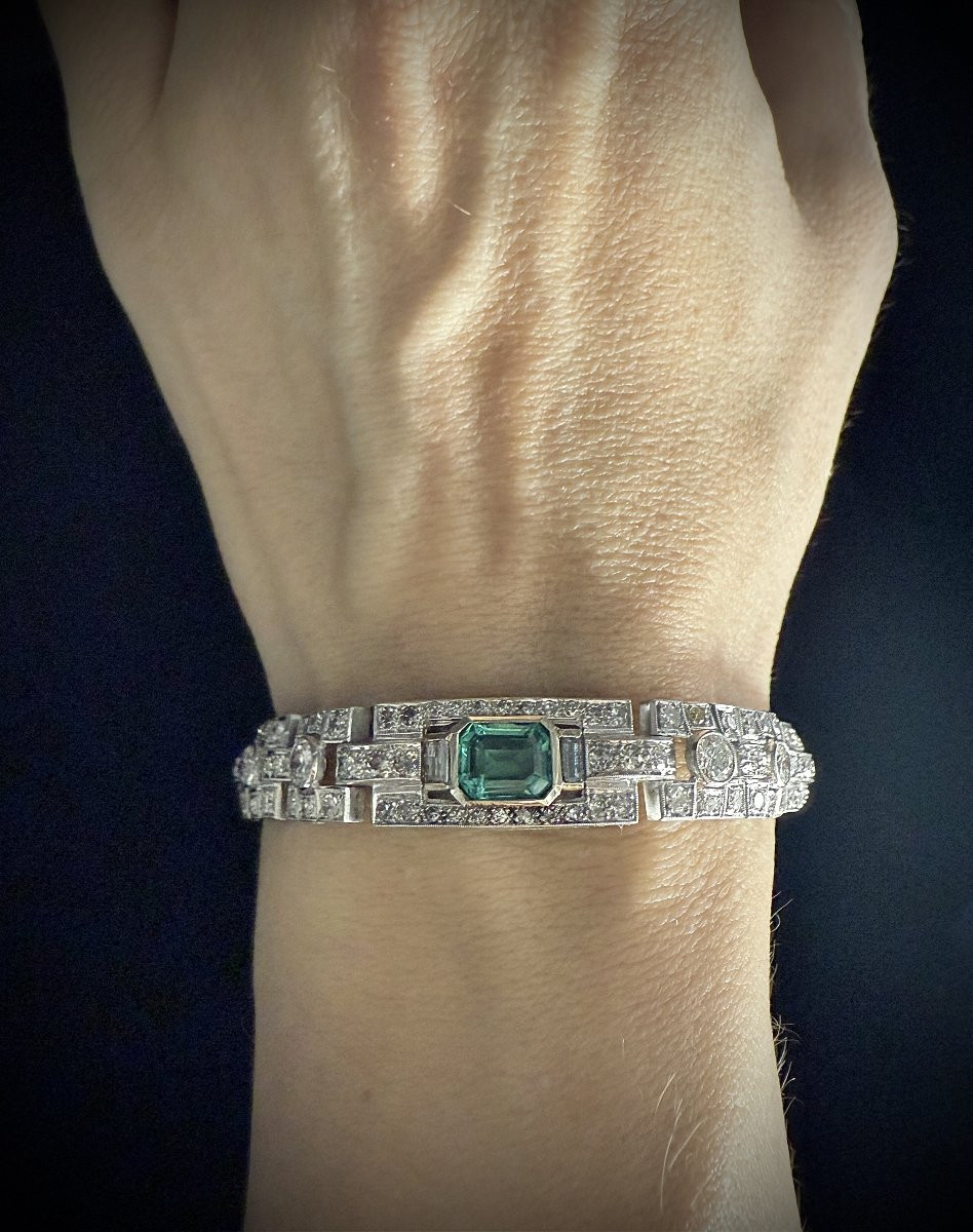 Art Deco Bracelet In Platinum And White Gold Set With An Emerald And 4.72 Carats Of Diamonds-photo-1