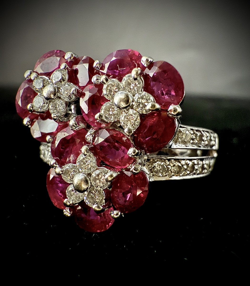 White Gold Ring Set With 2.50 Carats Of Rubies And 0.85 Carats Of Brilliants