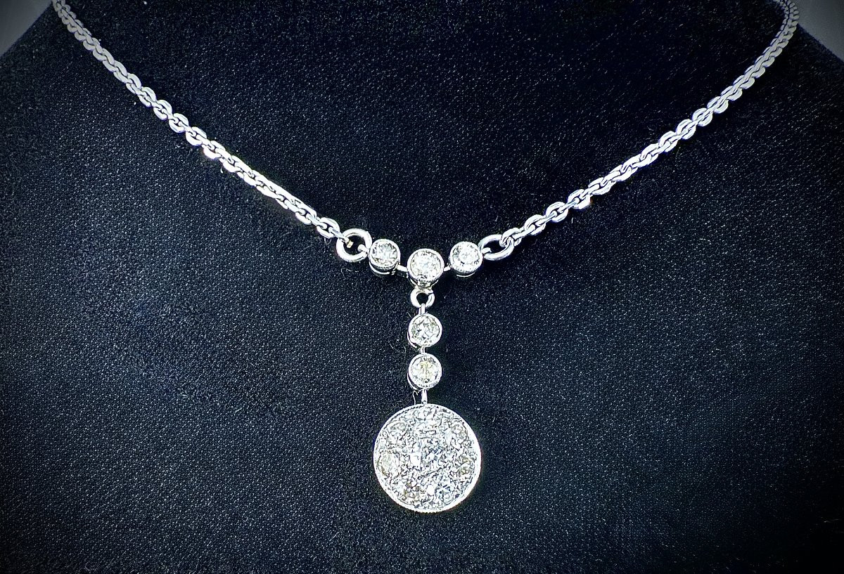 Antique White Gold Necklace Set With 13 Brilliant-cut Diamonds Linked To A Chain-photo-1