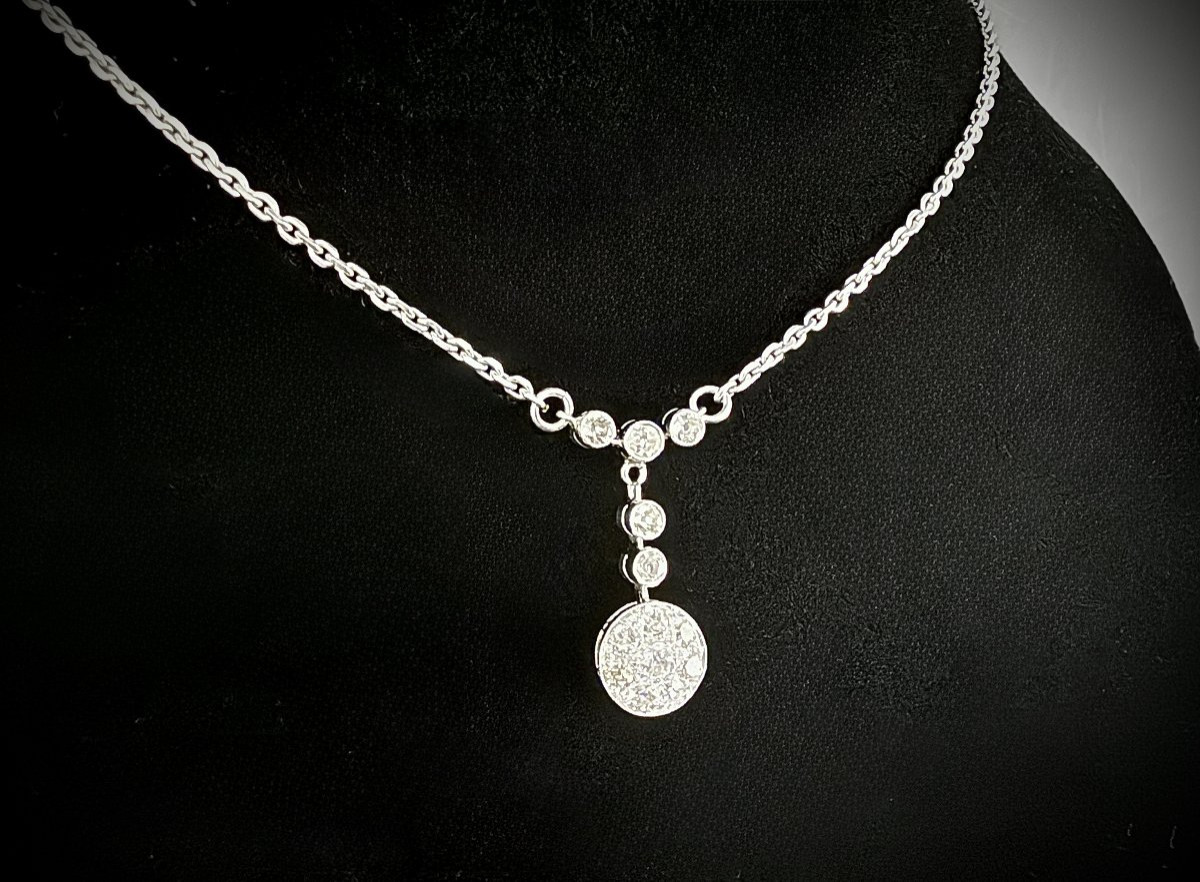 Antique White Gold Necklace Set With 13 Brilliant-cut Diamonds Linked To A Chain-photo-2
