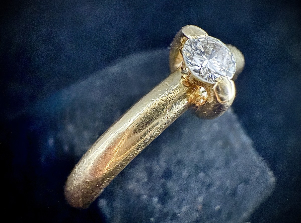 Yellow Gold Wedding Band Ring Set With A 0.17 Carat Diamond (vs-g/h)