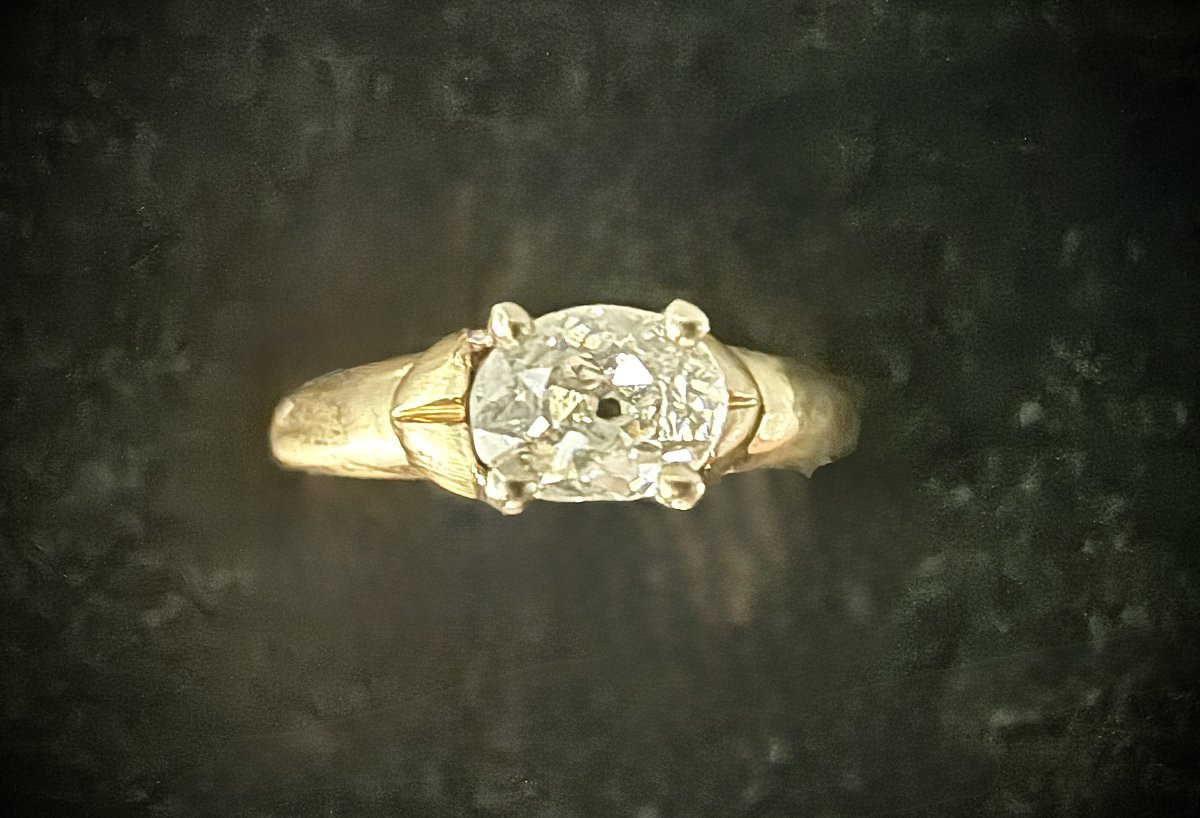 Ring In 18 Carat Yellow Gold Set With A 0.50 Carat Oval-cut Diamond-photo-5
