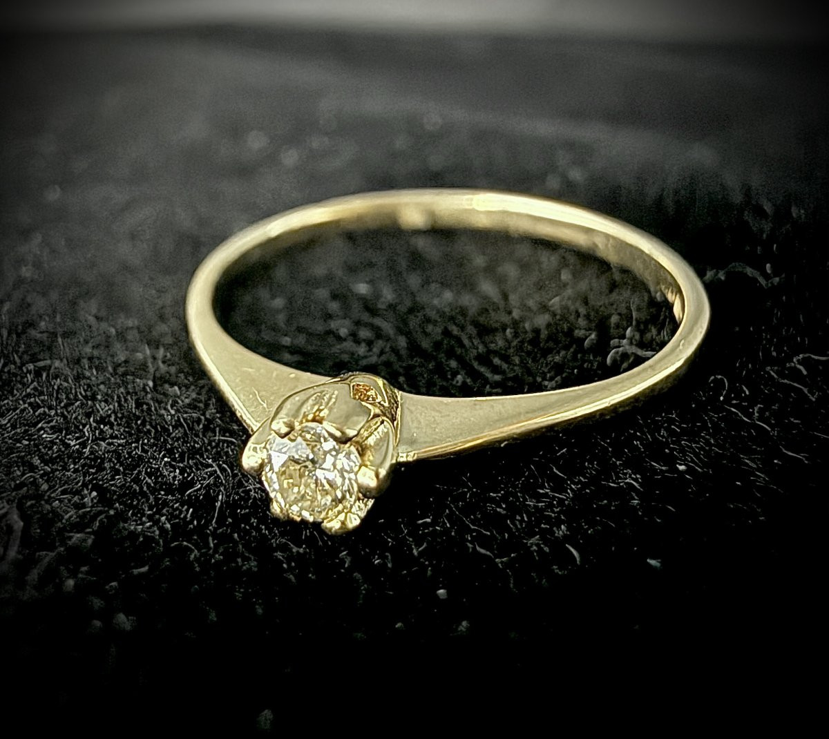 Yellow Gold Ring Set With A 0.08 Carat Brilliant-cut Diamond (si-i/j)-photo-2