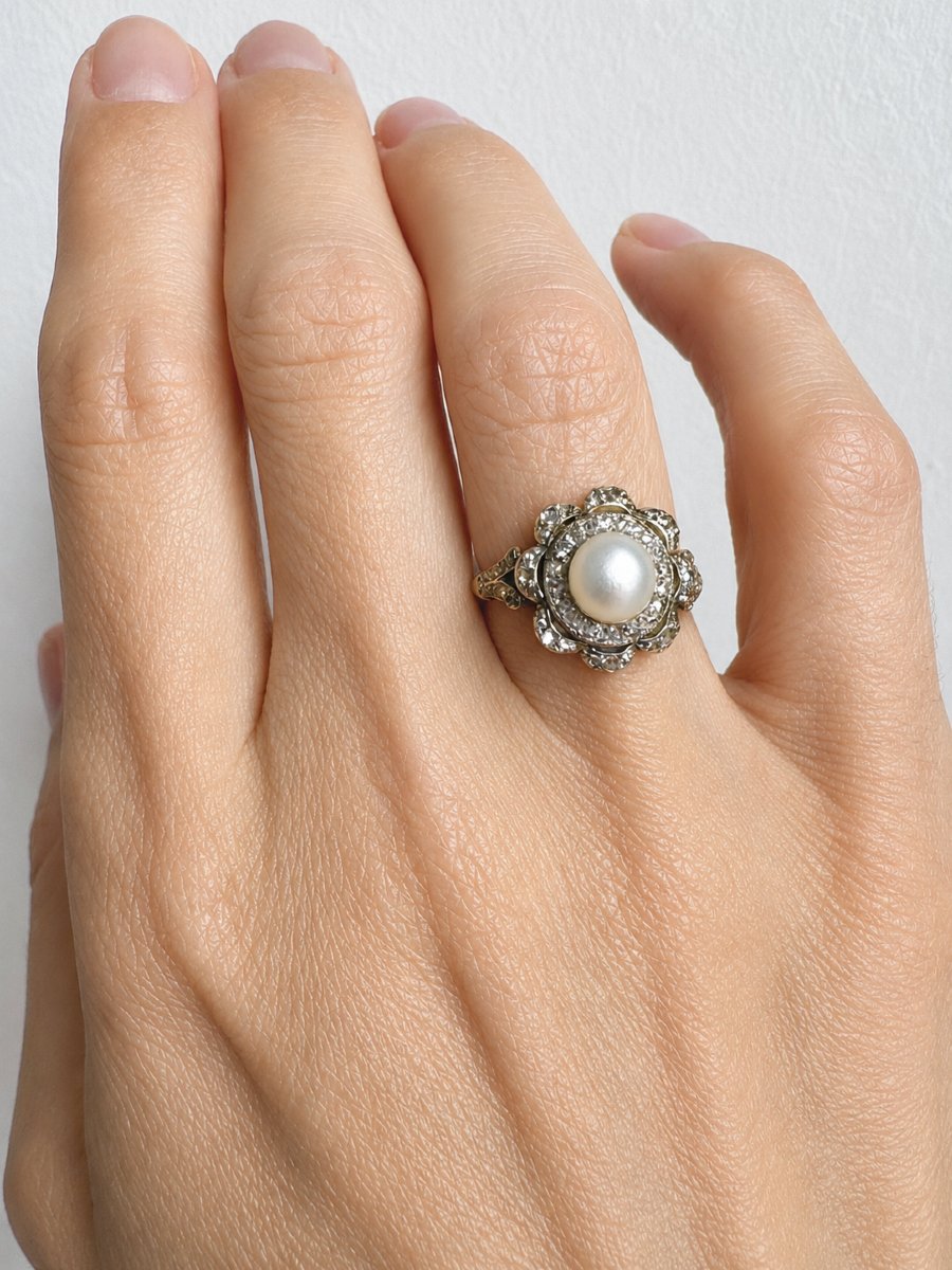 Bague Art Nouveau en or 18K – motif floral, perle  & diamants taille rose – vers 1900-photo-2