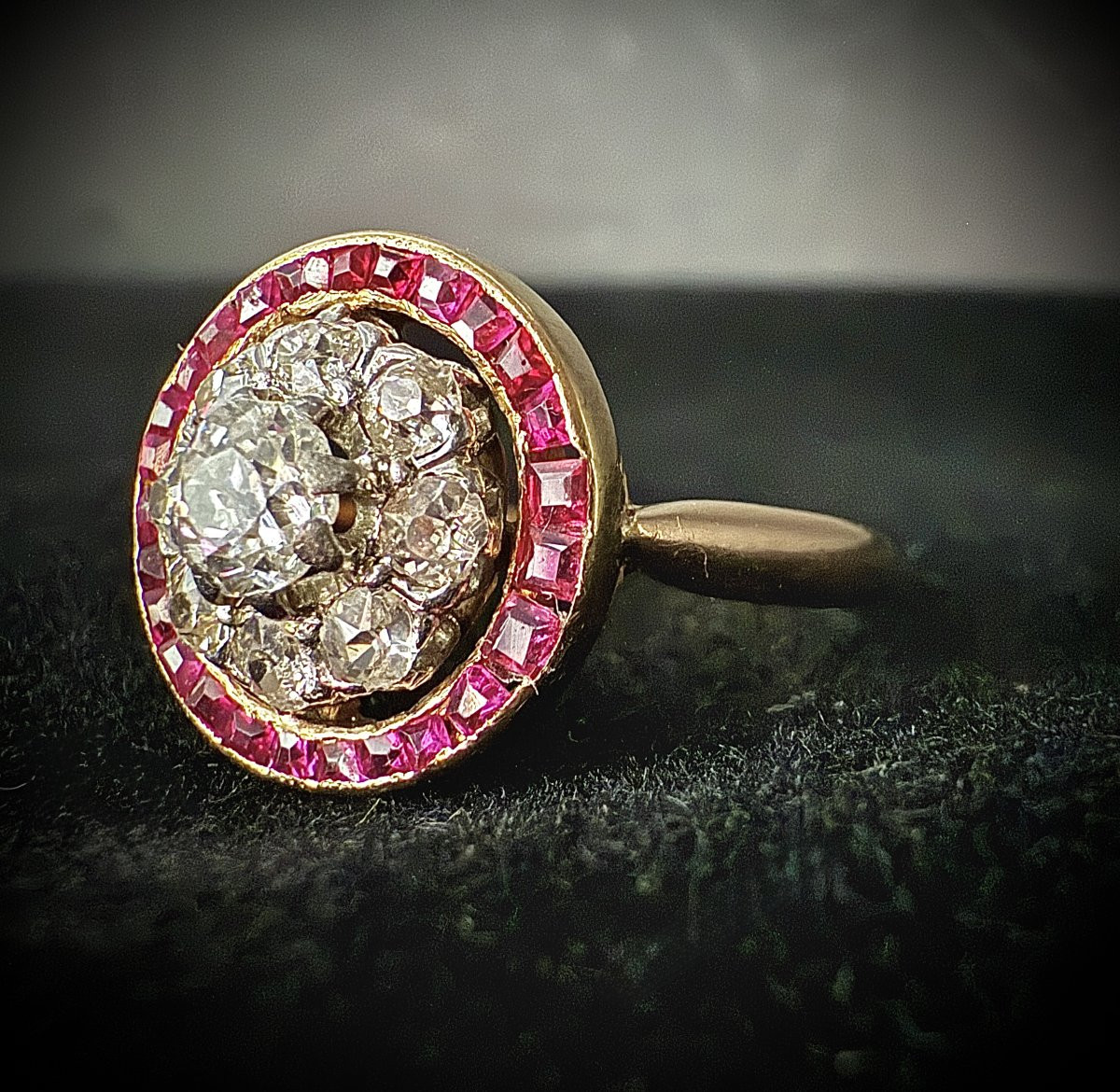 Antique Ring In 18k Yellow/pink Gold, Old-cut Diamonds And Calibrated Rubies - Approx 1 Carat-photo-2