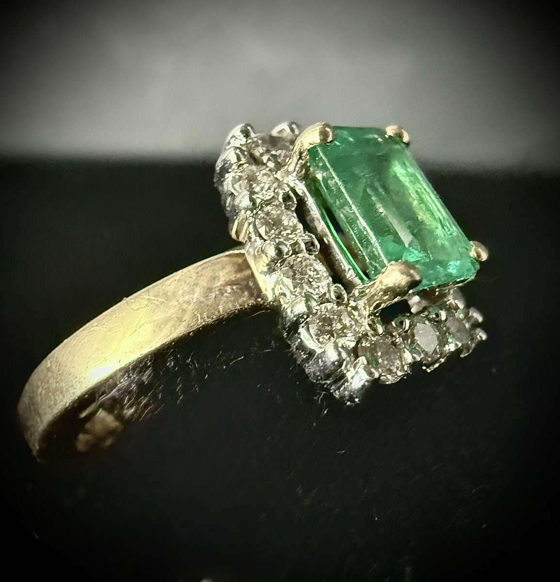 Bague 1970/80 en or 18K – Émeraude naturelle 1 ct & diamants 0,42 ct – élégance et intemporelle-photo-3
