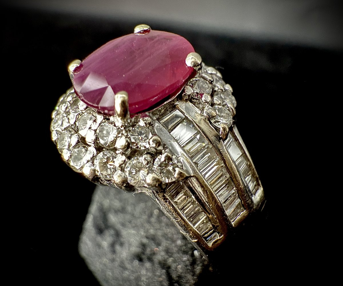 Bague or 18K - rubis env 2 ct + double entourages diamants et diamants baguettes sur l'anneau-photo-5