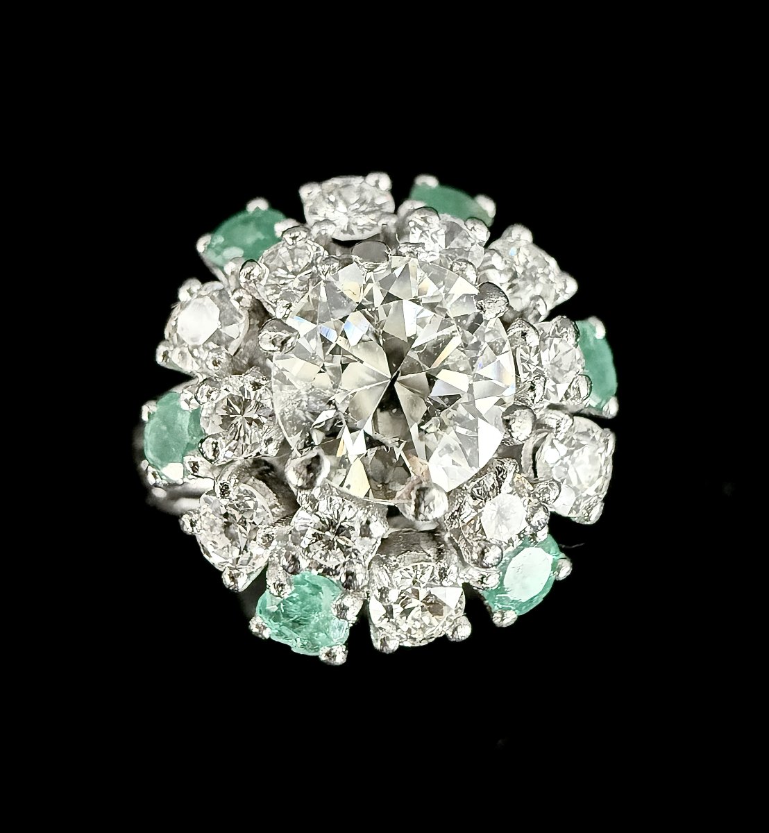 Cocktail Daisy Ring - Central Old Diamond 1.30ct - Voluminous Setting 18k White Gold-photo-3
