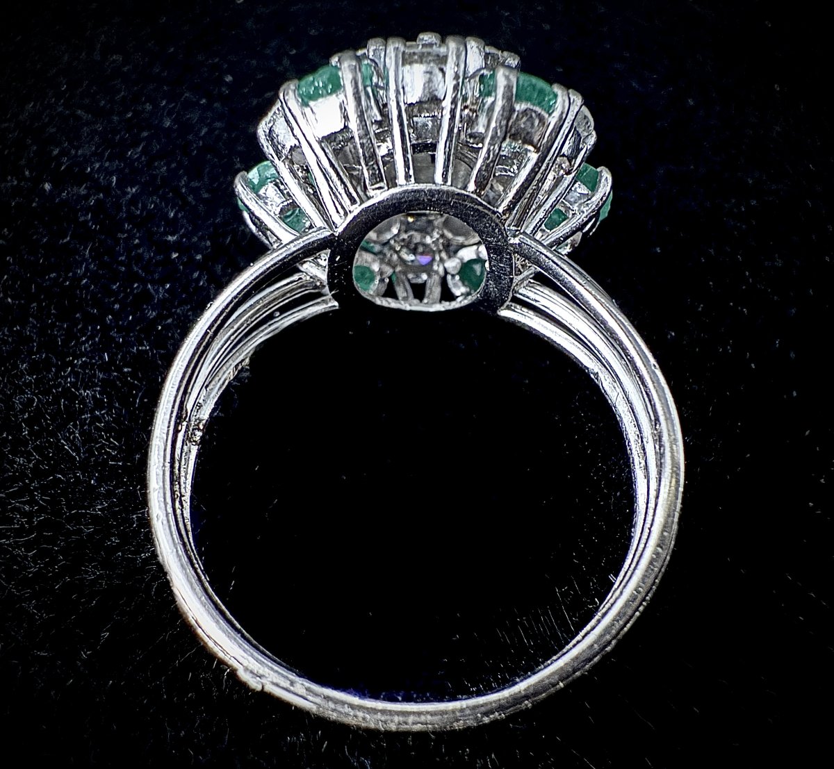 Cocktail Daisy Ring - Central Old Diamond 1.30ct - Voluminous Setting 18k White Gold-photo-4