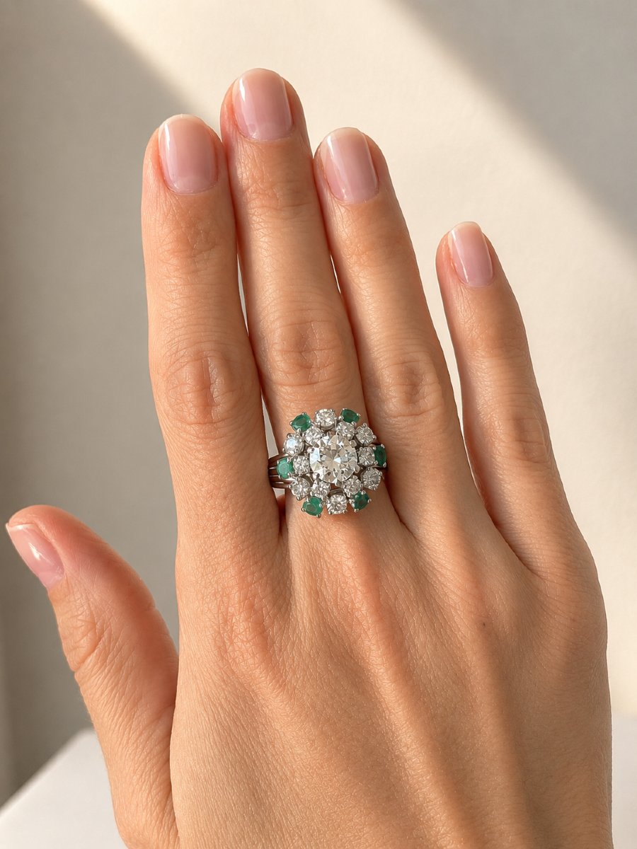 Cocktail Daisy Ring - Central Old Diamond 1.30ct - Voluminous Setting 18k White Gold
