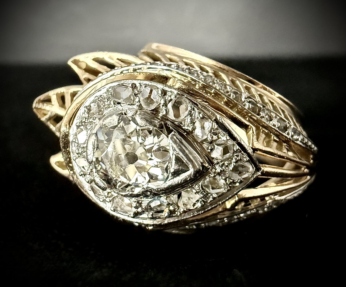Stunning Vintage Ring Inspired By The 1950s, Crafted In 18k Yellow Gold And Platinum, Featuring A 0.70-carat Diamond And Roses-photo-3