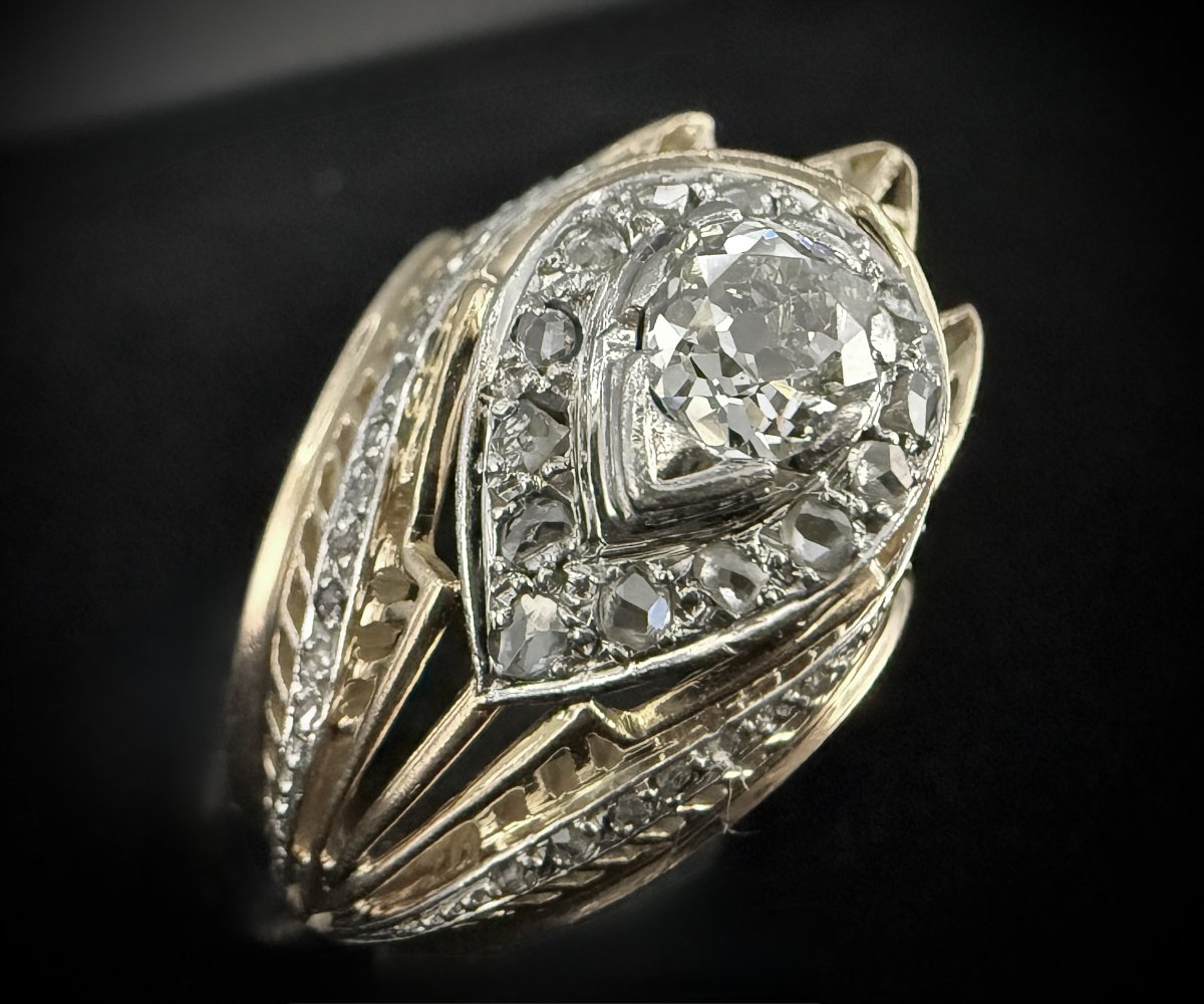 Stunning Vintage Ring Inspired By The 1950s, Crafted In 18k Yellow Gold And Platinum, Featuring A 0.70-carat Diamond And Roses-photo-4