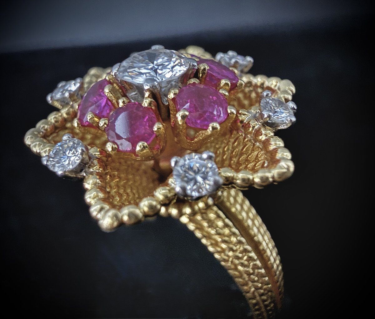 Bague fleur en or jaune 18k, diamant 0,32 ct et rubis naturels et diamants-photo-3