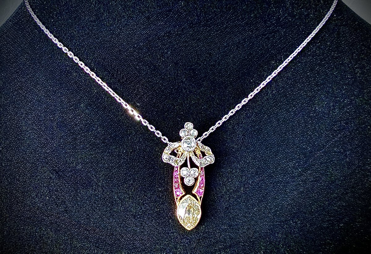 Pendentif Art Nouveau raffiné en or et argent serti d'un diamant marquise ancienne d'env 1 ct-photo-3