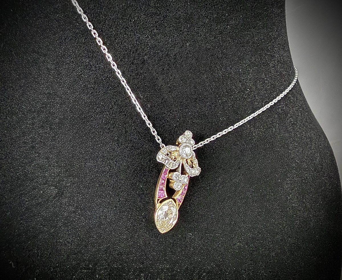 Pendentif Art Nouveau raffiné en or et argent serti d'un diamant marquise ancienne d'env 1 ct-photo-4