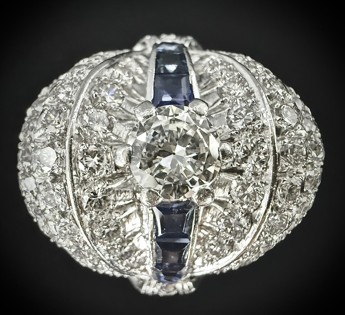 Art Deco-style Cocktail Ring In Platinum, With Approximately 3 Ct Of Diamonds And Calibrated Sapphires-photo-3