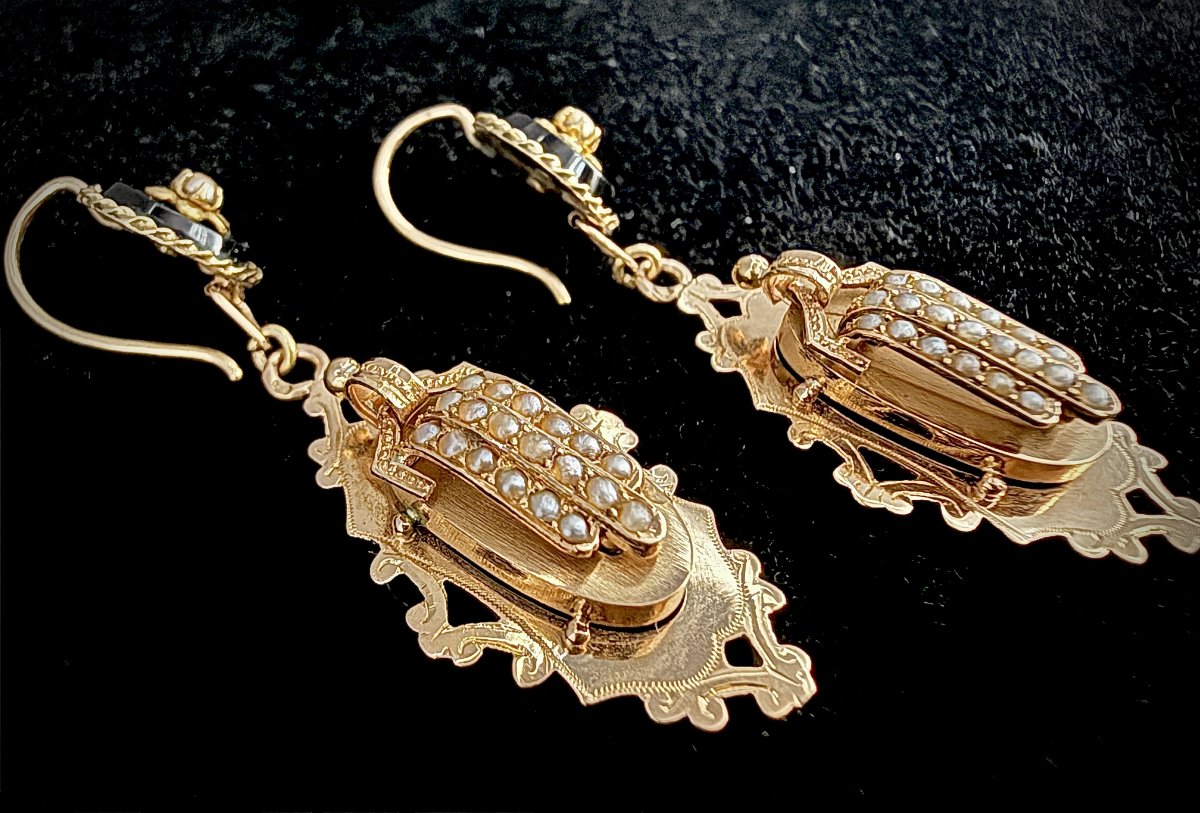 Paire de pendants d’oreilles, Napoléon III, or rose et jaune 18 carats, onyx et perles fines-photo-1
