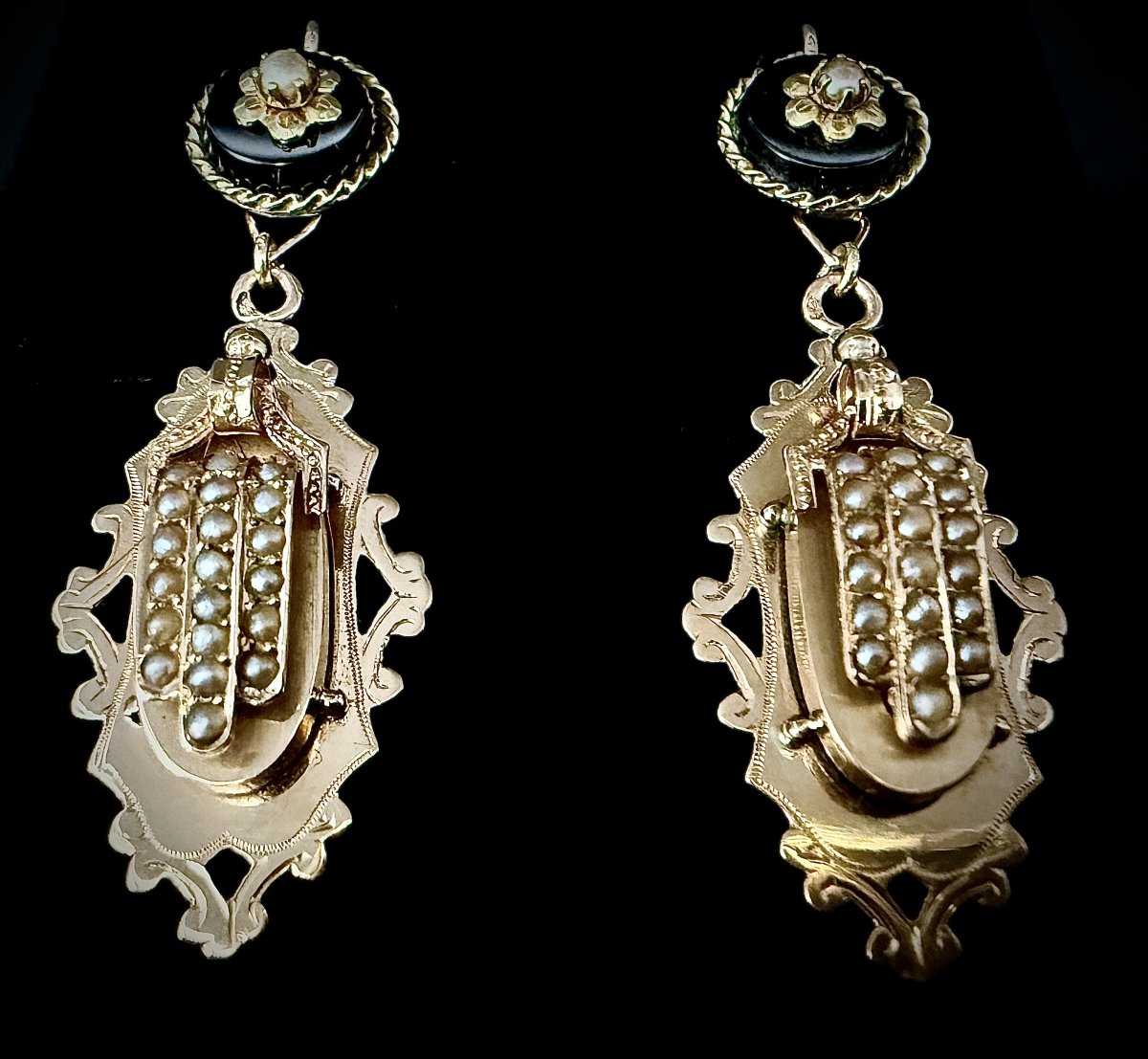 Paire de pendants d’oreilles, Napoléon III, or rose et jaune 18 carats, onyx et perles fines-photo-3
