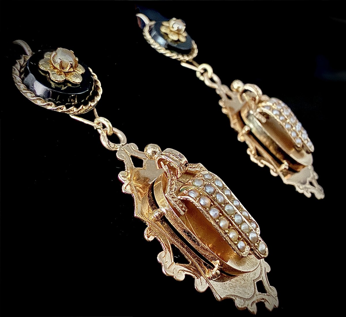 Paire de pendants d’oreilles, Napoléon III, or rose et jaune 18 carats, onyx et perles fines-photo-4