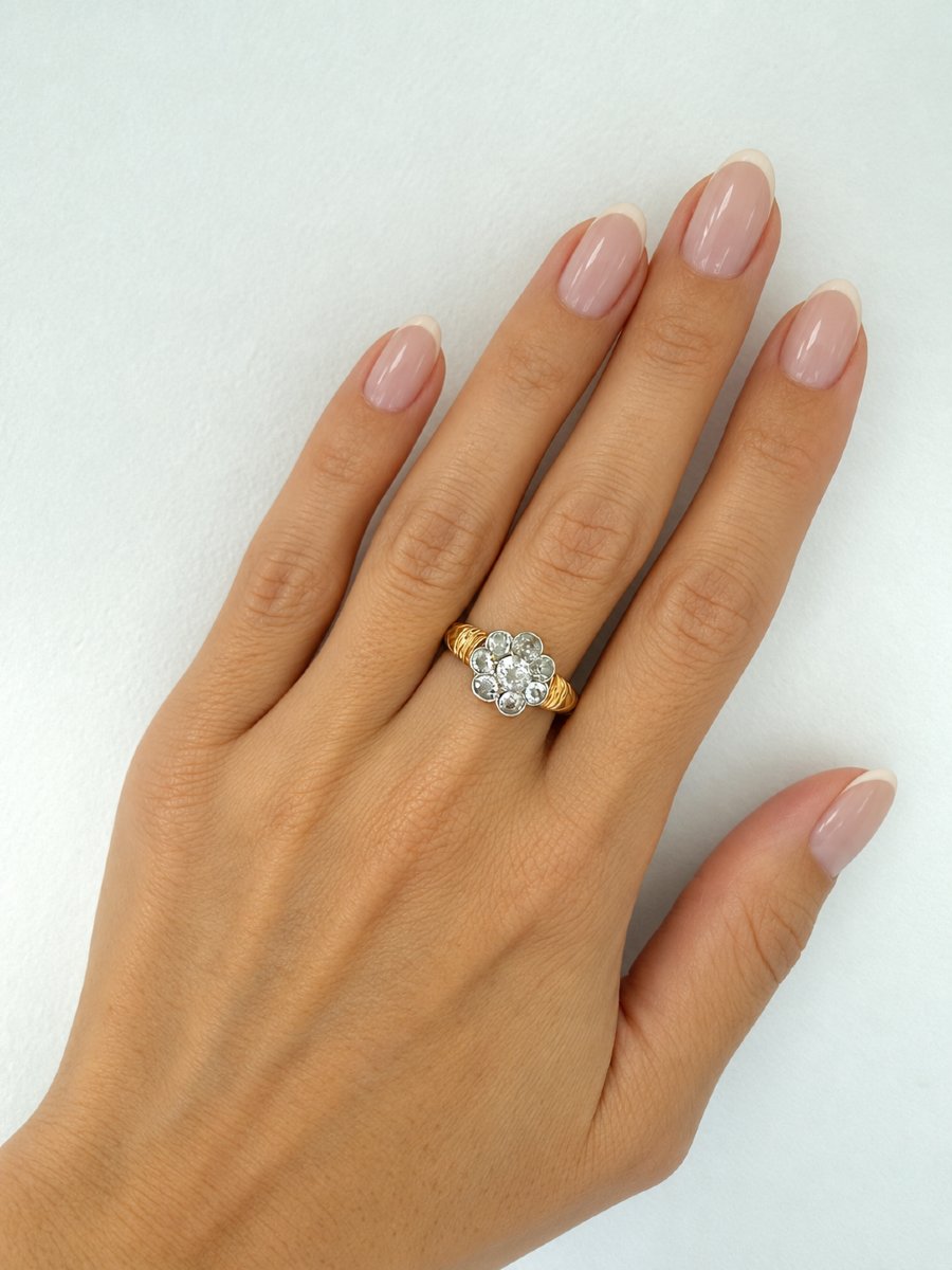 Bague Art Nouveau, type marguerite, en or jaune 18 carats, 1,70 ct de diamants taille ancienne-photo-2