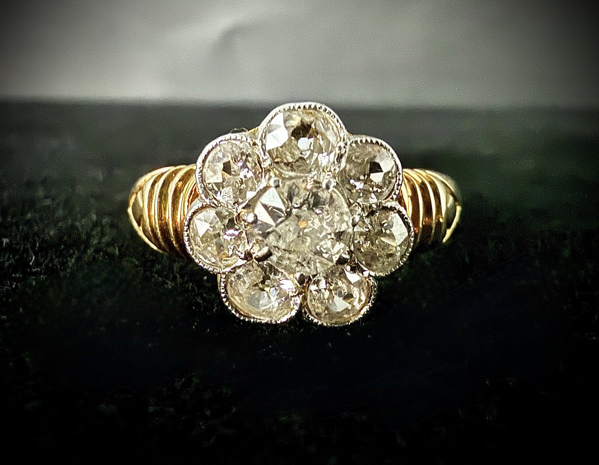 Bague Art Nouveau, type marguerite, en or jaune 18 carats, 1,70 ct de diamants taille ancienne