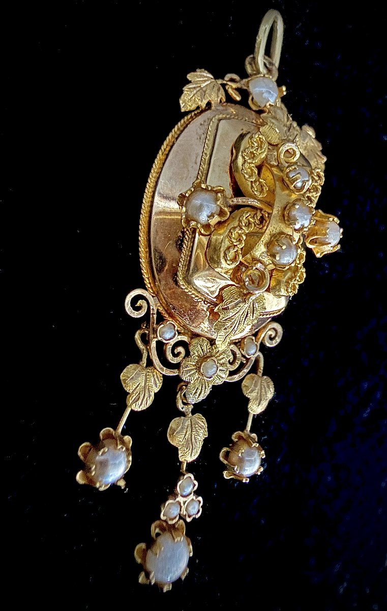 Pendentif Napoléon III, or rose/jaune 18 carats, feuillages et motifs floraux et perles fines-photo-2