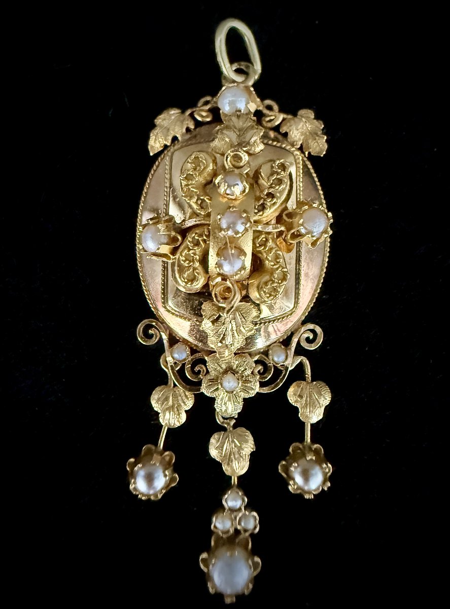 Pendentif Napoléon III, or rose/jaune 18 carats, feuillages et motifs floraux et perles fines-photo-1