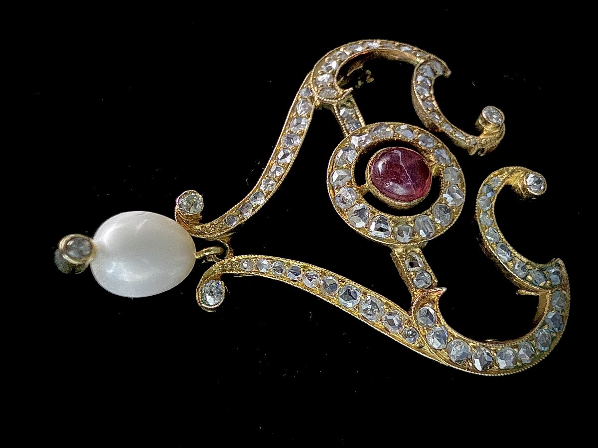 Broche-pendentif trasnformable Art Nouveau, or jaune 18 carats, rubis, perle fine et roses-photo-4