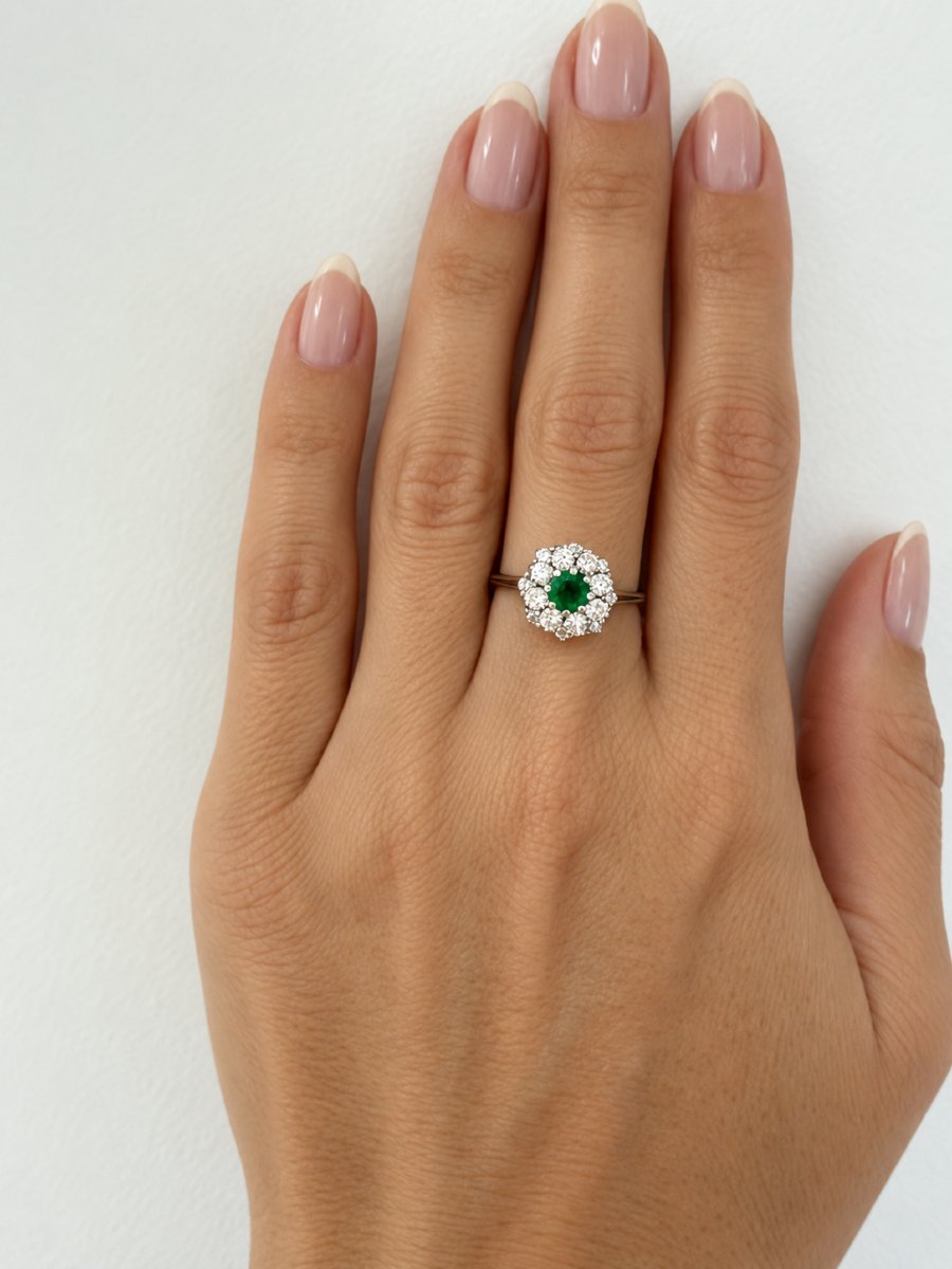 Bague marguerite or blanc 18 carats émeraude et diamants