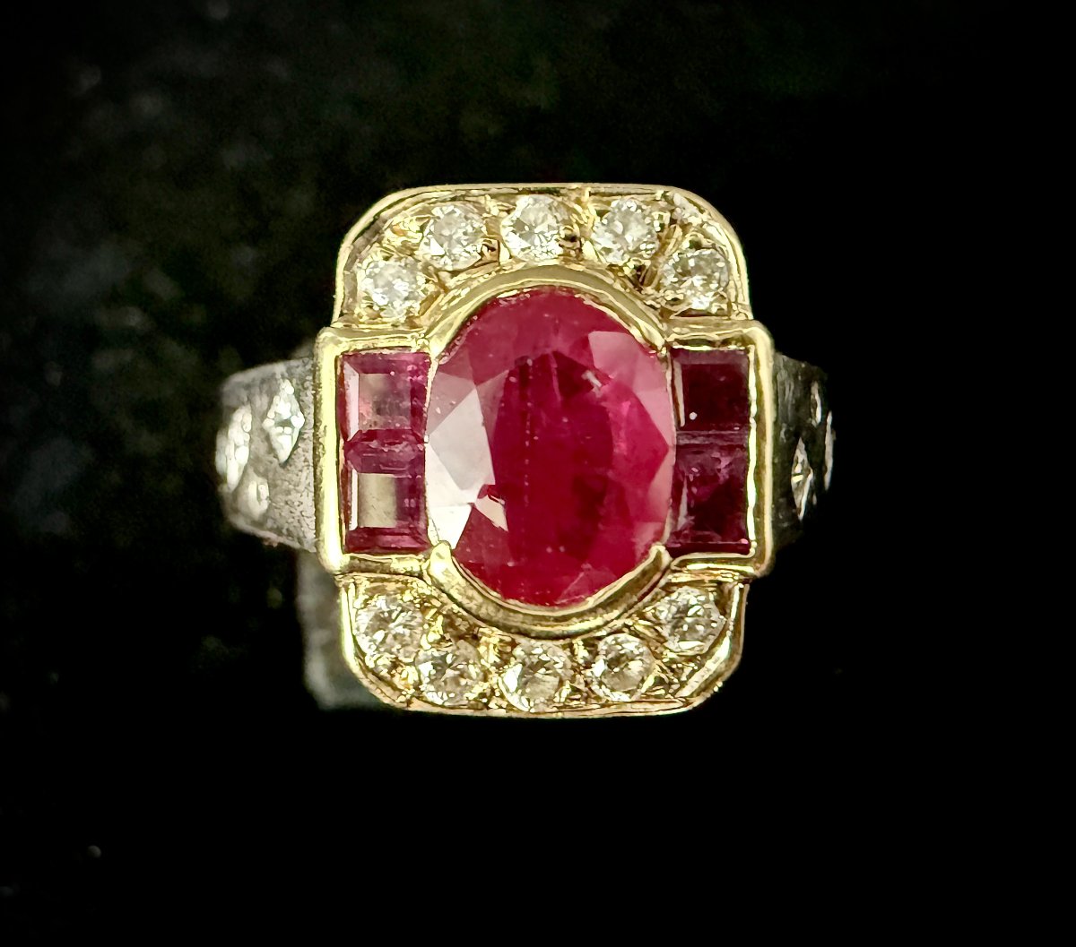 18-karat White Gold Ring With A 1.20-carat Burmese Ruby And Diamonds — Algt Certificate-photo-1