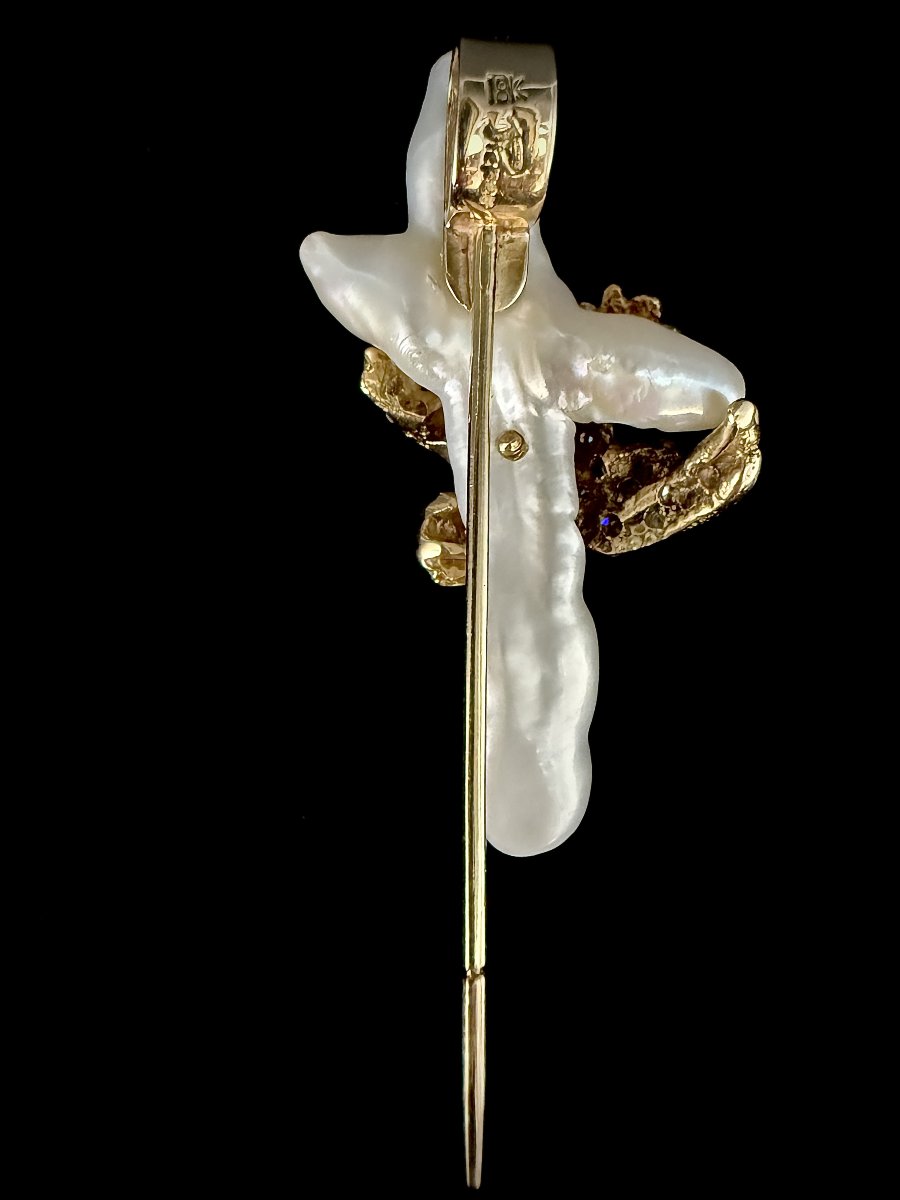 Pendentif et épingle grenouille, or 18 K, perle baroque, diamants, rubis, saphirs, signé Pieper-photo-1