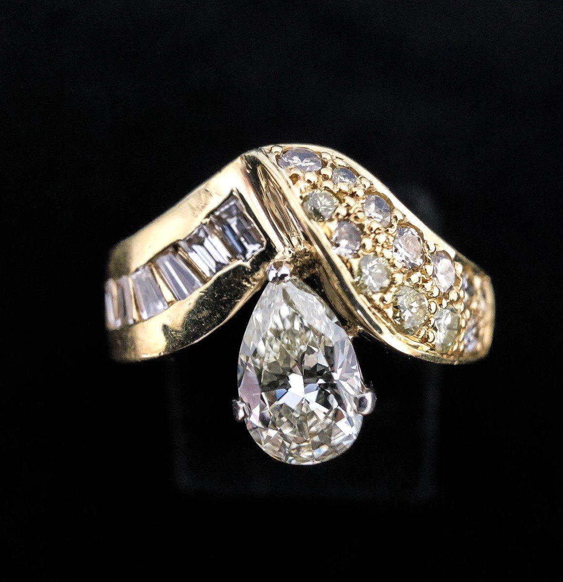 18k Gold Ring With 1 Carat Pear Diamond + 1.50 Carat Diamonds-photo-3