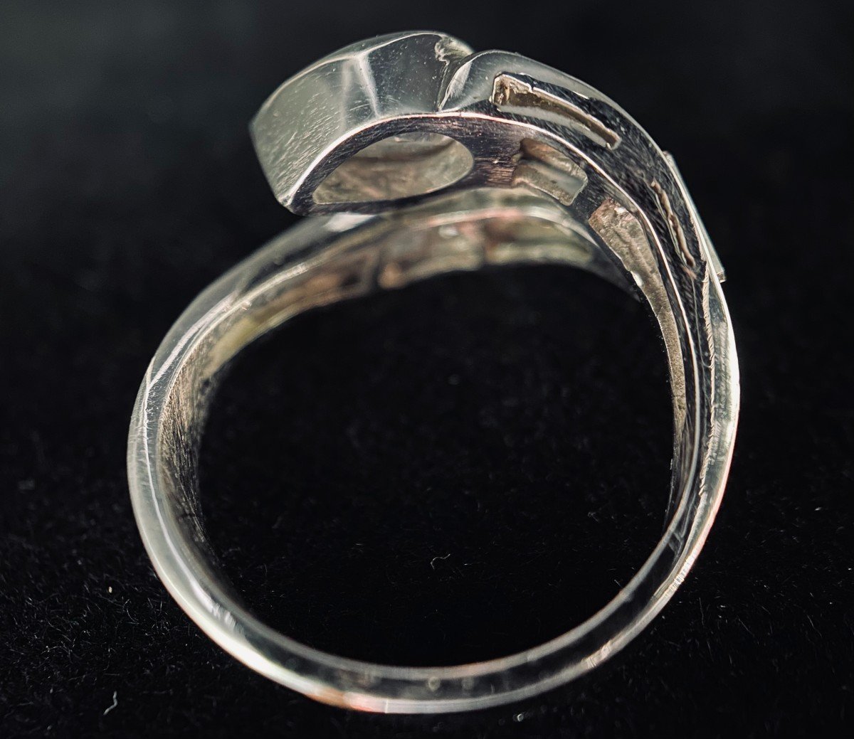 18k White Gold Ring Set With A 1.25 Carat Pear Diamond (g / H-vs)-photo-4