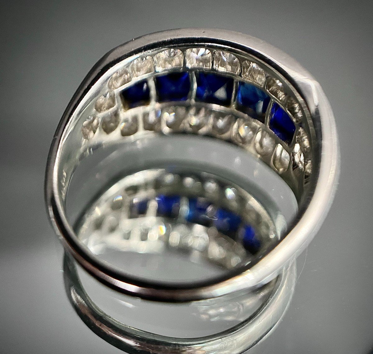 Platinum Ring Adorned With 5 Calibrated Sapphires And 1.32 Carats Of Diamonds-photo-3