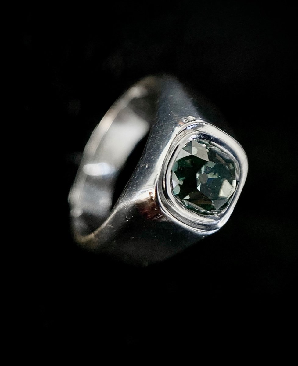 18k White Gold Ring Set With A Blue/green Oval Cut Diamond Of 1.40 Carats-photo-4