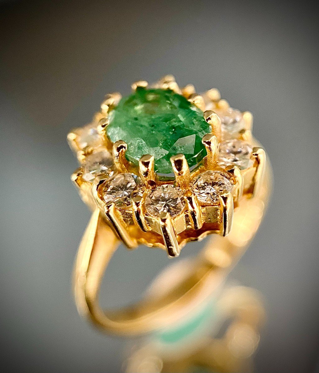 Bague Marguerite Sertie d'Une émeraude De 0,80 Carat Et 10 Brillants-photo-4